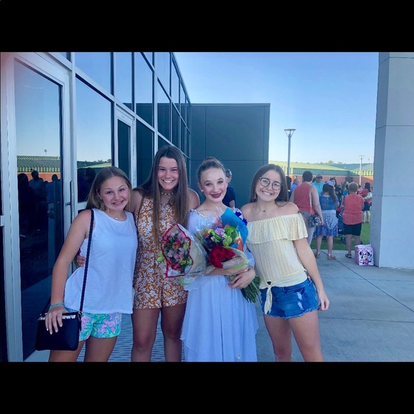 Profile Picture of Emily Kothmann (@emilykothmann) on Poshmark