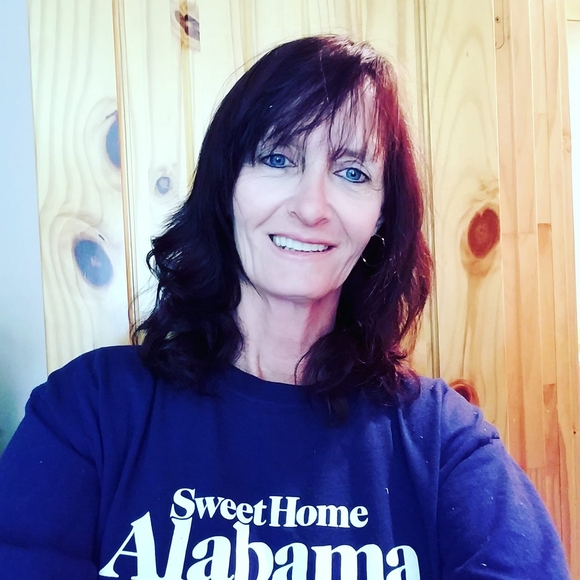 Profile Picture of Lisa Obert (@ladtriump79) on Poshmark