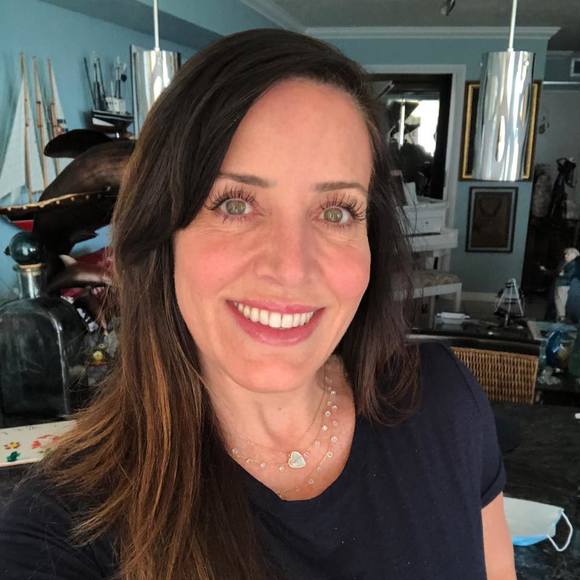 Profile Picture of Ericka De la paz (@erickashops) on Poshmark