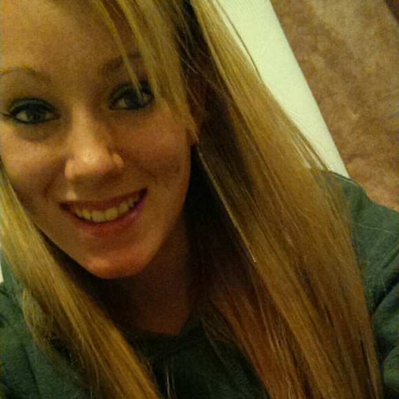 Rebecca Uebler - Poshmark Profile Picture of Rebecca Uebler (@ueblerr95) on Poshmark