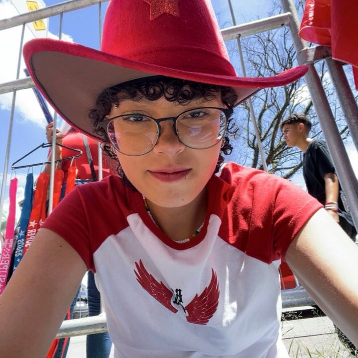 Profile Picture of Larissa Candelaria (@@laricandelaria) on Tiktok