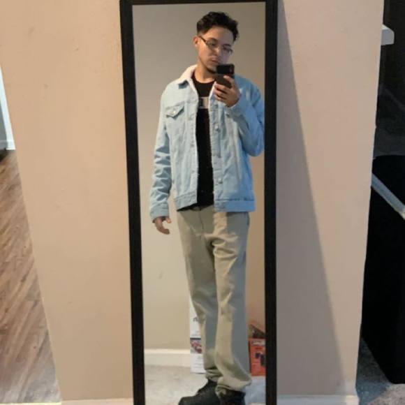 Profile Picture of Isaac Palacios (@isaacpalacio827) on Poshmark