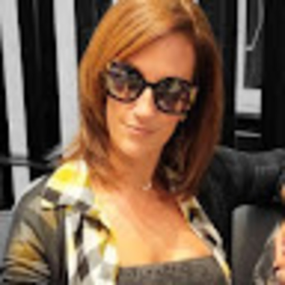 Profile Picture of Janice Bennett (@geishonic) on Poshmark