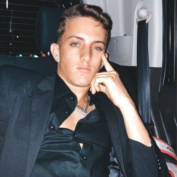 Profile Picture of William Thompson (@wajthompson) on Poshmark