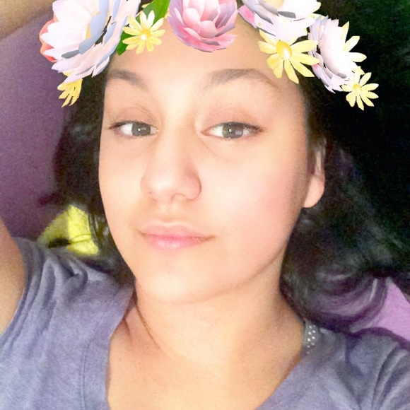 Profile Picture of Hortencia Inocencio (@cicimart_03) on Poshmark