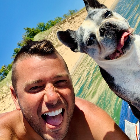 Profile Picture of Jon Sauerman (@jsaurman) on Poshmark