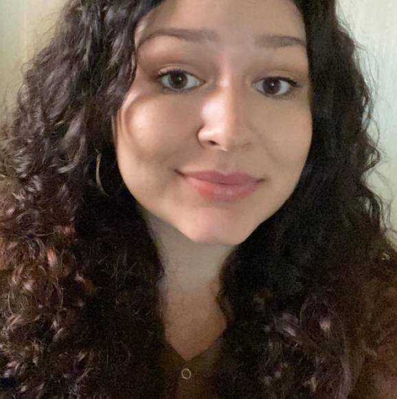 Profile Picture of Mariah Lima (@mariahlima) on Poshmark