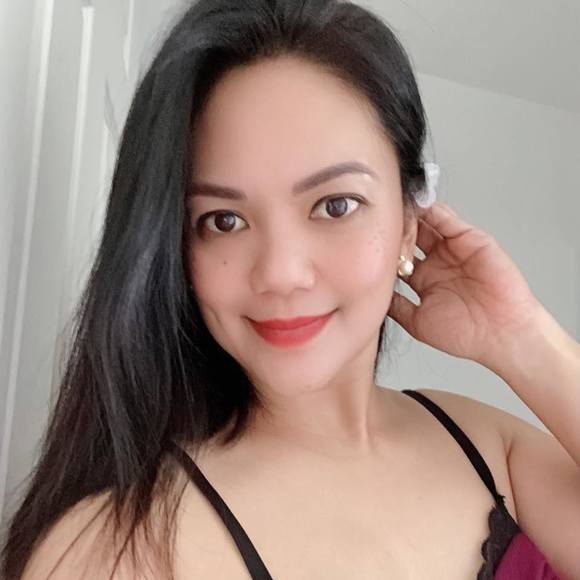 Profile Picture of Gleng Lacuesta (@athenna13) on Poshmark