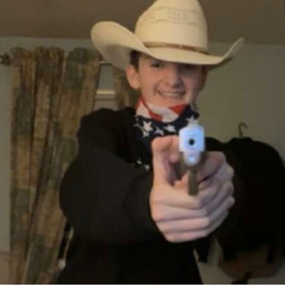 Profile Picture of Michael Litten (@michael_litten) on Poshmark