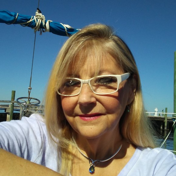 Cindy Polverino - Poshmark Profile Picture of Cindy Polverino (@cpolverino59) on Poshmark