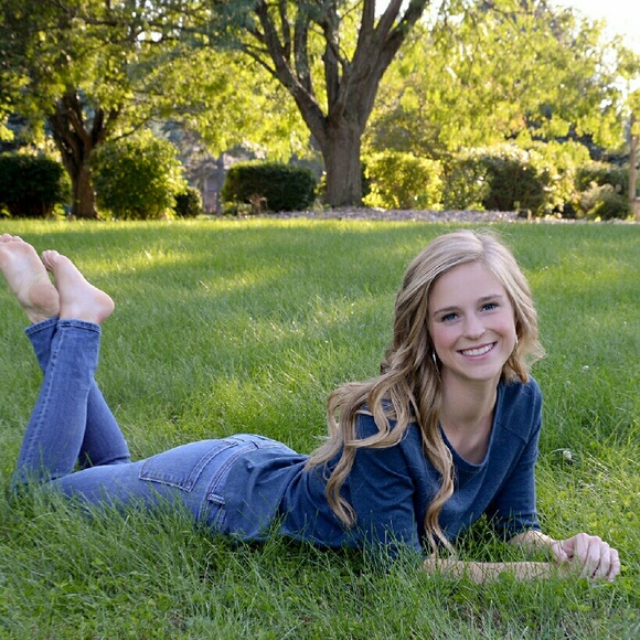 Profile Picture of Kayla Van meeteren (@kaylabb44) on Poshmark