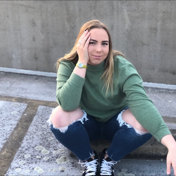 Lilly Gralapp - Poshmark Profile Picture of Lilly Gralapp (@lilly329) on Poshmark