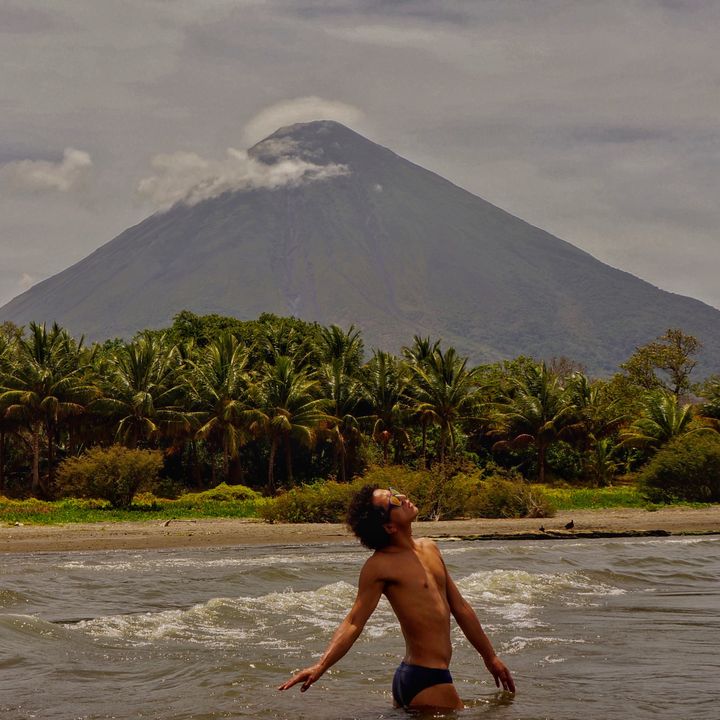 Profile Picture of Alexander Perales (@@alexdeperu) on Tiktok