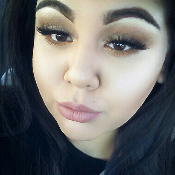 Profile Picture of Renee Squiers (@renea07) on Poshmark