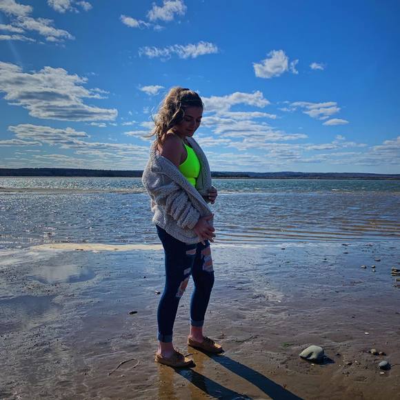 Profile Picture of Taylor Mclellan (@tlmclellan3) on Poshmark