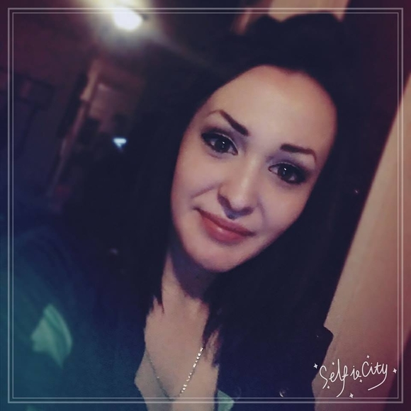 Profile Picture of Katie Slippy (@mizzmay23) on Poshmark