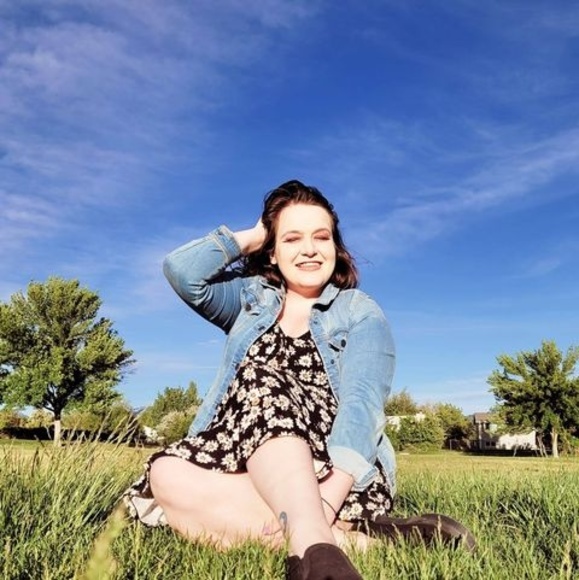 Profile Picture of Haley Saxton (@haleysaxton) on Poshmark