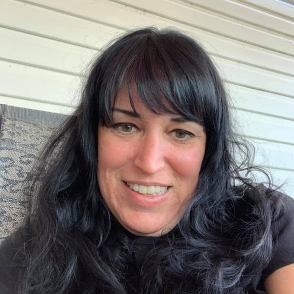 Profile Picture of Annik Bourbonnais (@annikb) on Poshmark