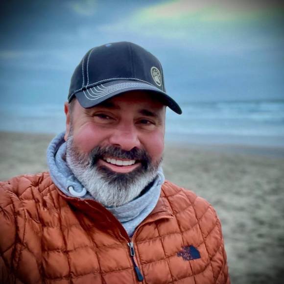 Profile Picture of Michael Rondeau (@oregonboy) on Poshmark