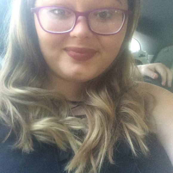 Profile Picture of Rhea Randleman (@rheaclaire1) on Poshmark