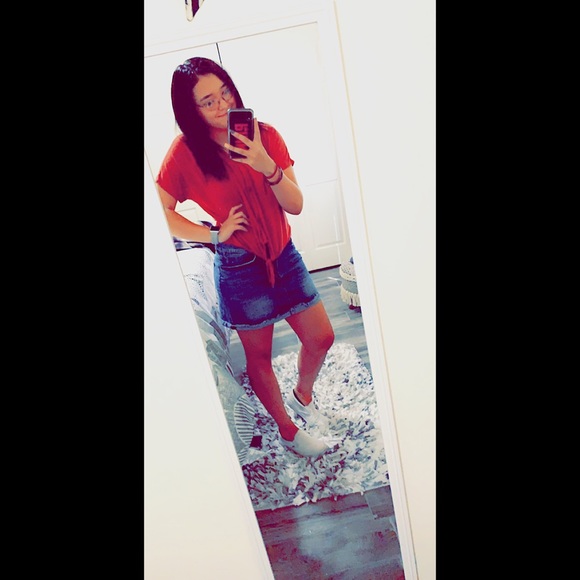 Profile Picture of Cherilyn Reidhead (@cherilyn_jaden) on Poshmark