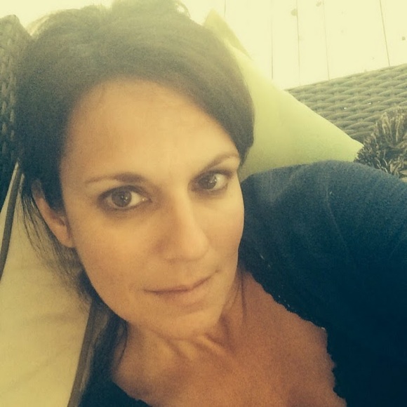 Profile Picture of Jessica Gallone (@jgallone01) on Poshmark