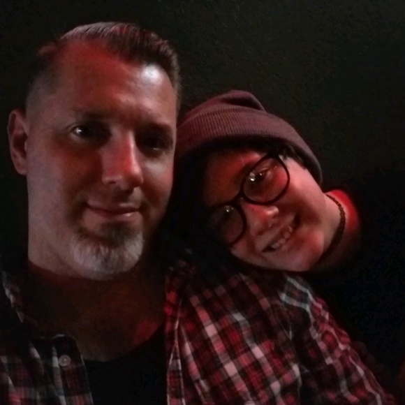 Profile Picture of Aaron Eden (@drezdent) on Poshmark