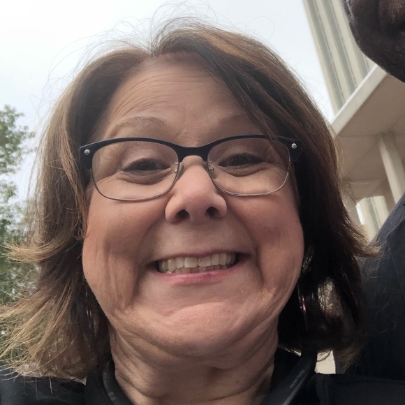 Profile Picture of Lorrell Bush (@lrb1026) on Poshmark