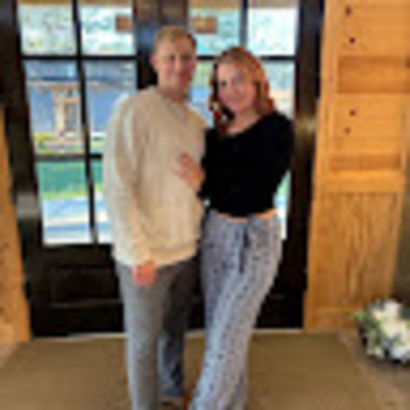 Profile Picture of Michael Cuneo (@michaelcuneo10) on Poshmark