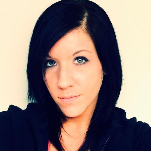 Profile Picture of April Packett (@apackett) on Poshmark