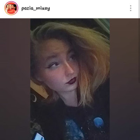 Profile Picture of Pazia Lamfers (@pazhopp) on Poshmark