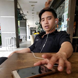 Profile Picture of James Cada (@jhellycada) on Facebook