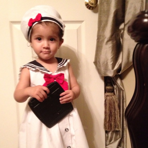 Myrna Macias - Poshmark Profile Picture of Myrna Macias (@myrnamarlene) on Poshmark