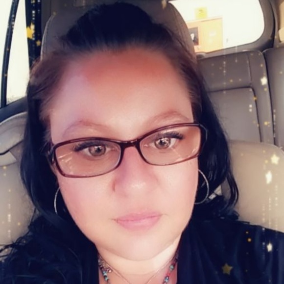 Profile Picture of Nicole Pylant (@mystical_magic) on Poshmark