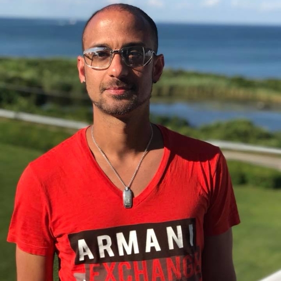 Profile Picture of Anthony Peña urdaz (@anthonyurdaz) on Poshmark