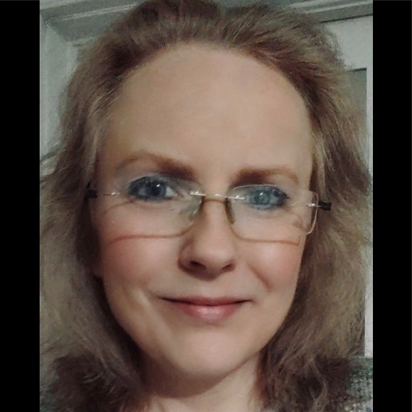 Profile Picture of Melinda Radojevic (@melindakay0815) on Poshmark