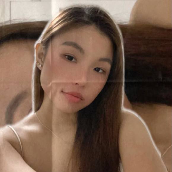 Profile Picture of Krysteen jayann Napiza (@knapiza) on Poshmark