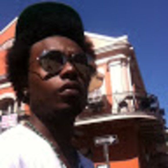 Profile Picture of Don Aerry (@bjaronas) on Poshmark