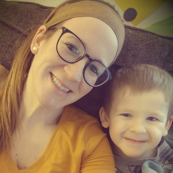 Profile Picture of Jennifer Sikkema (@jennifersikkema) on Poshmark