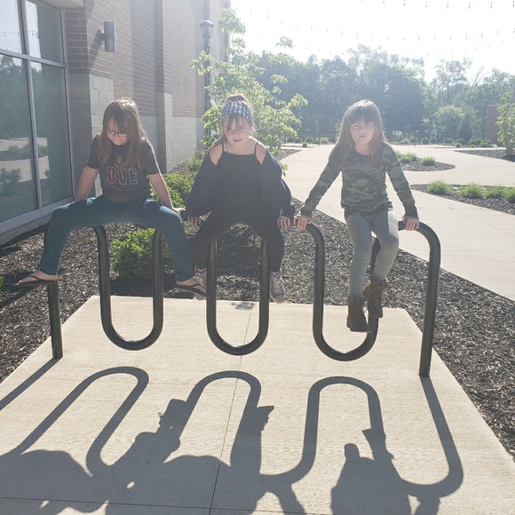 Profile Picture of Ashley Wazny (@awazny) on Poshmark