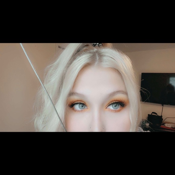 Profile Picture of Haley Louise (@haleylouise806) on Poshmark