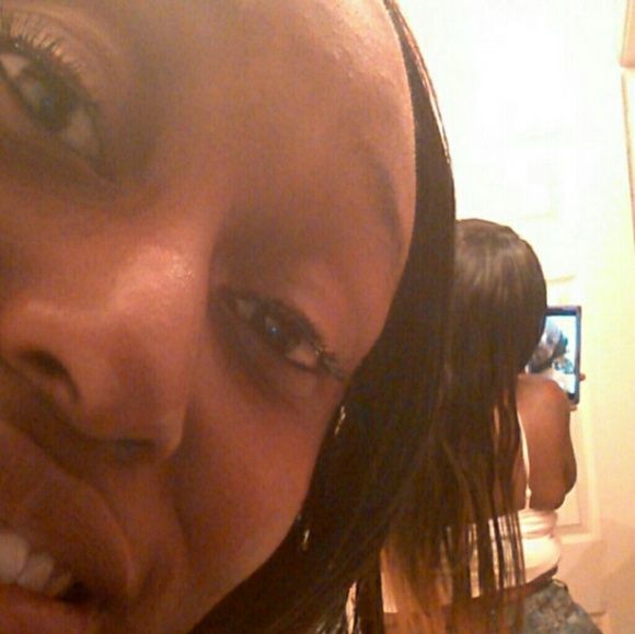 Profile Picture of Nancy Bell (@createdone) on Poshmark