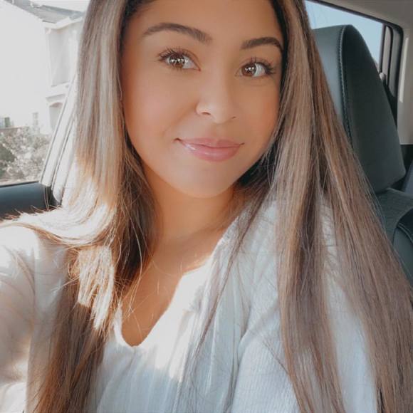 Profile Picture of Kelsey Harpold (@kelseyh95) on Poshmark