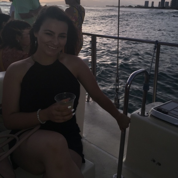 Profile Picture of Rachelle Swayer (@rswayer) on Poshmark