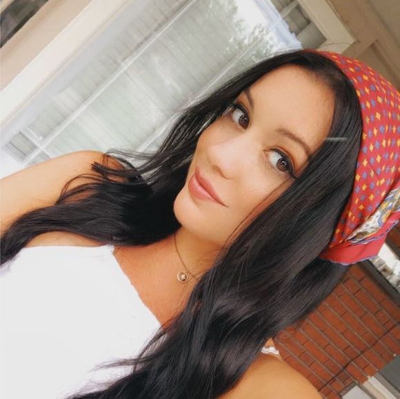 Profile Picture of Kristine Neal (@kteen13) on Poshmark