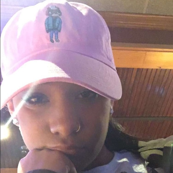 Profile Picture of Talia Cotten (@taliashalyn) on Poshmark