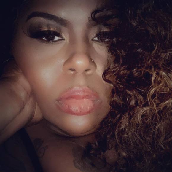 Profile Picture of Keama Blacknell (@keama_foster) on Poshmark