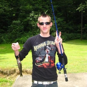 Profile Picture of Steven Arson (@xstevearsonx) on Myspace