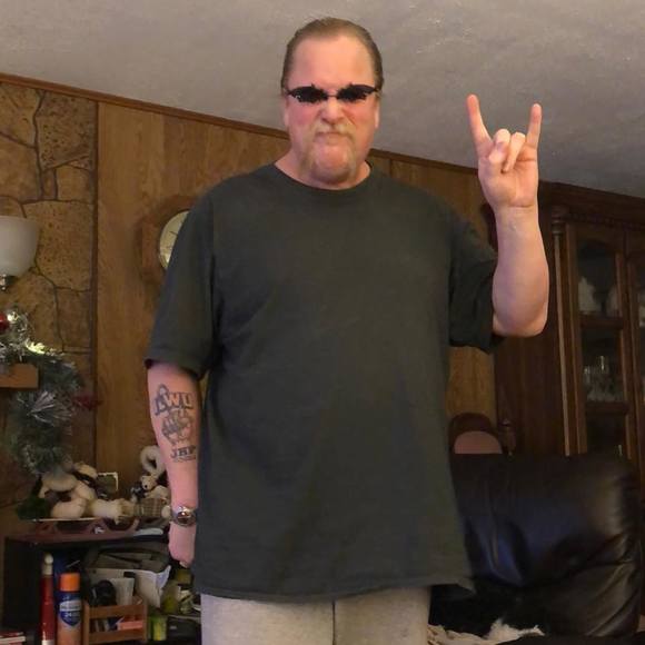 Profile Picture of Jerry Pearce (@jerry_pearce) on Poshmark