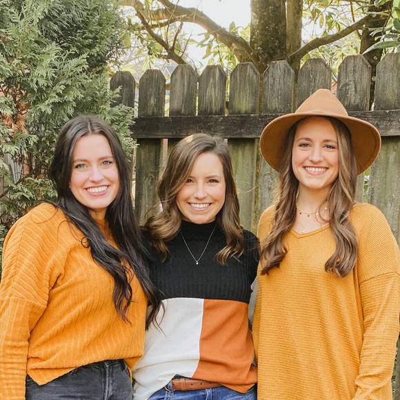 Profile Picture of Eden Clouse (@eclouse4) on Poshmark